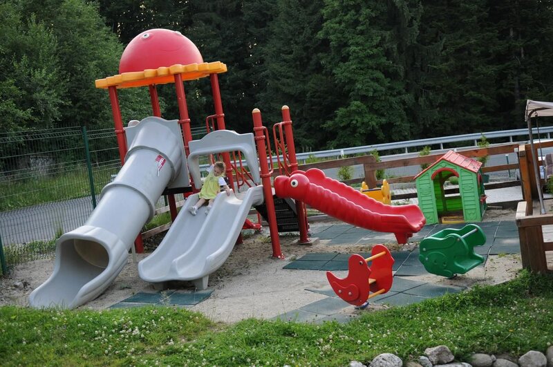 Predeal, Trei Brazi- vand sau inchiriez Hotel Andy Grand 4 stele